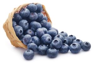berries are healthy, easy foods for seniors to snack on.